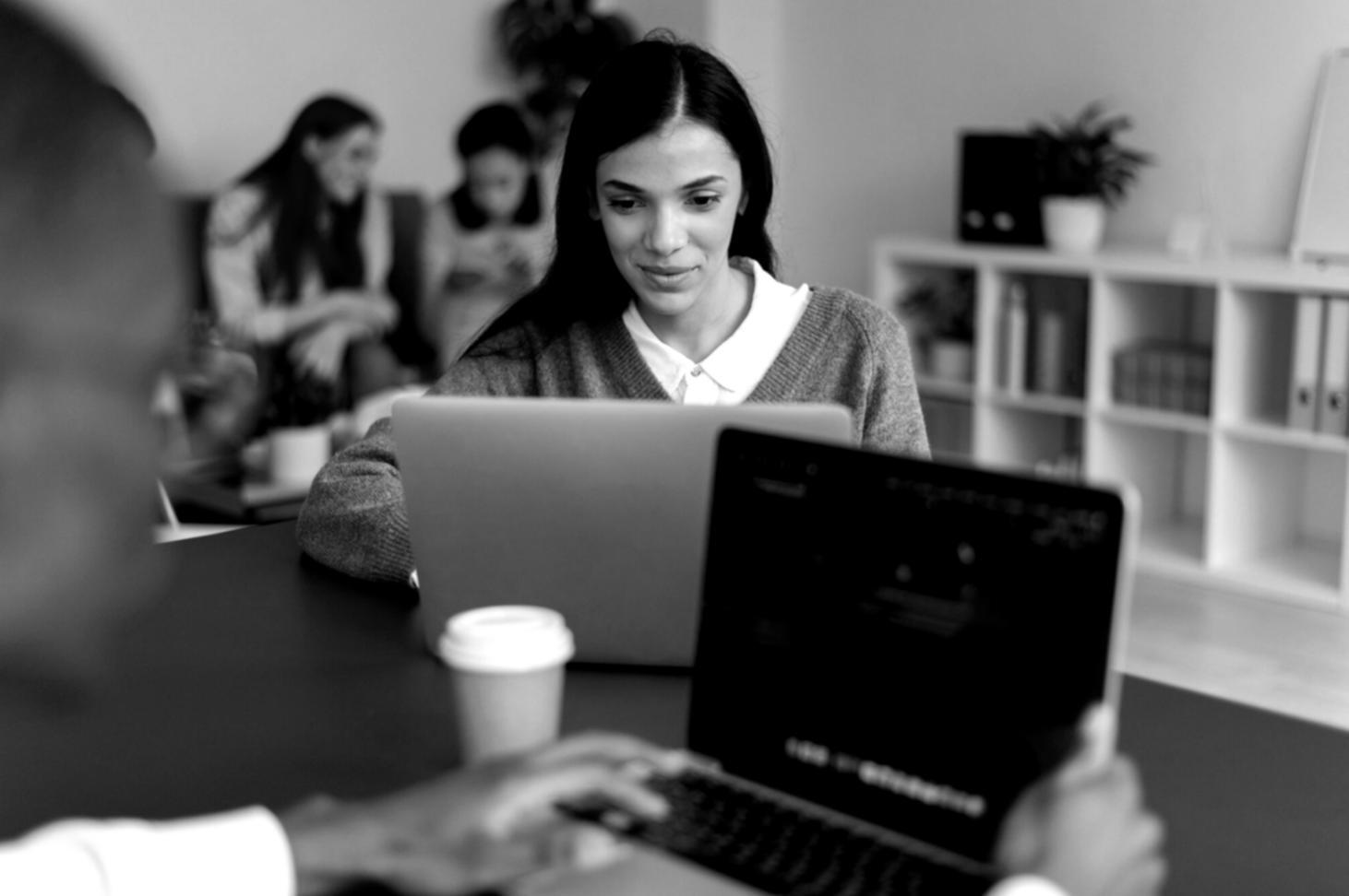Sesión práctica de trabajo grupal sobre análisis presupuestario
