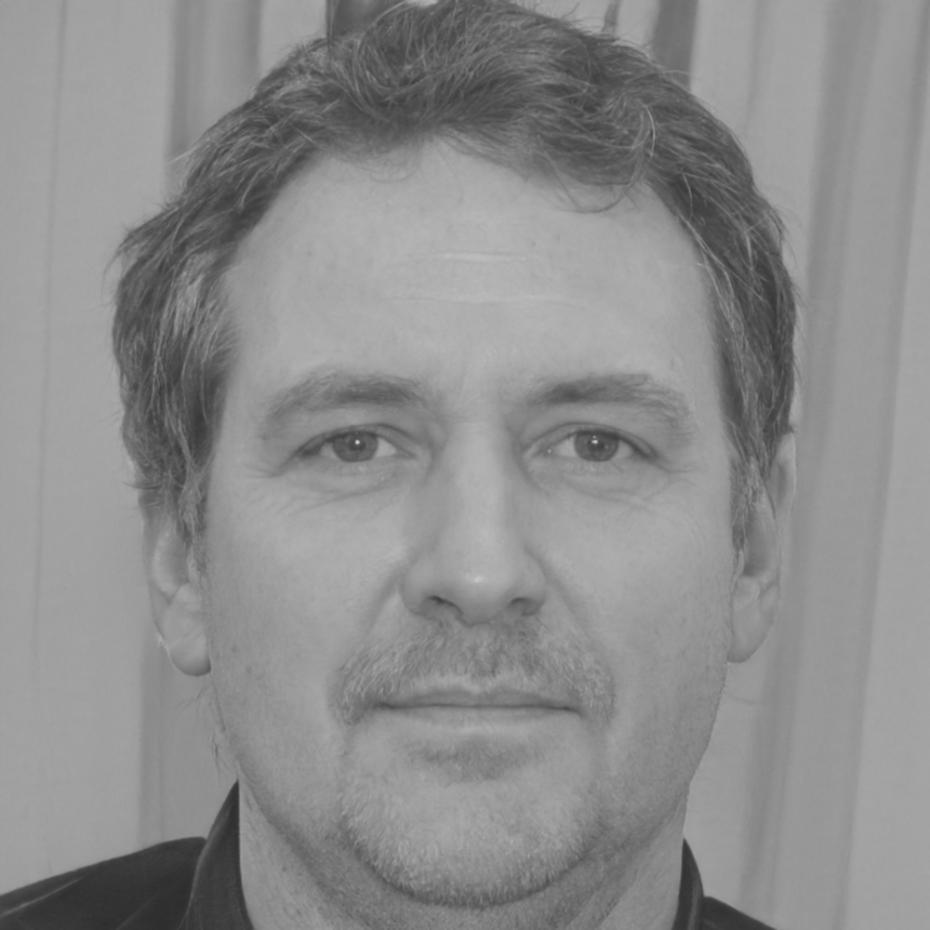 Retrato profesional de Arsenio Quintana